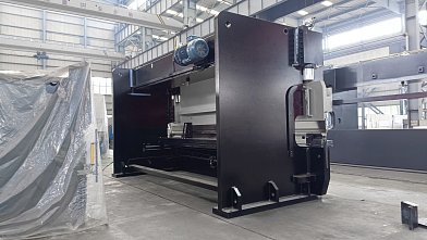 Фото 66 - MetalTec HBC 600/6000 листогибочные гидравлические прессы с ЧПУ большого тоннажа.