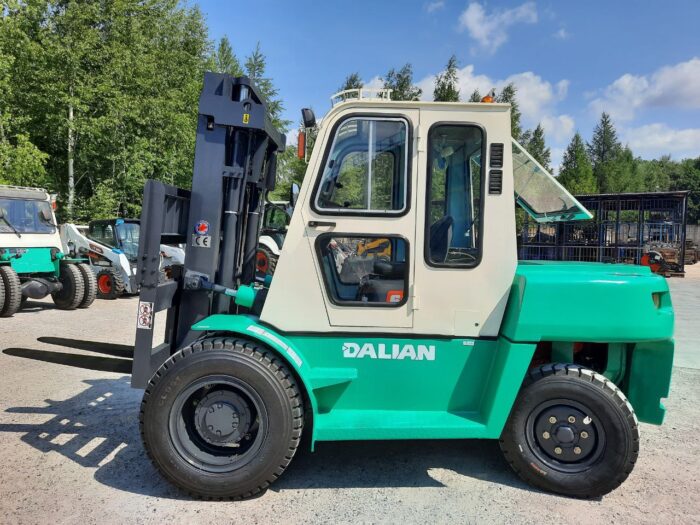 Фото 1 - Вилочный погрузчик Dalian CPCD60FD.